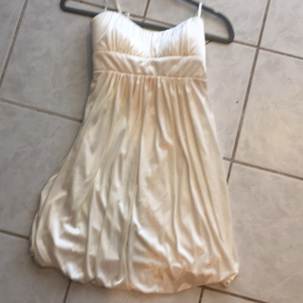 Strapless cream dress - Picture 2 of 8